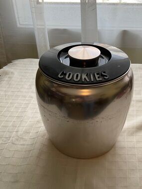 Aluminum Cookie Jar with Black Lid